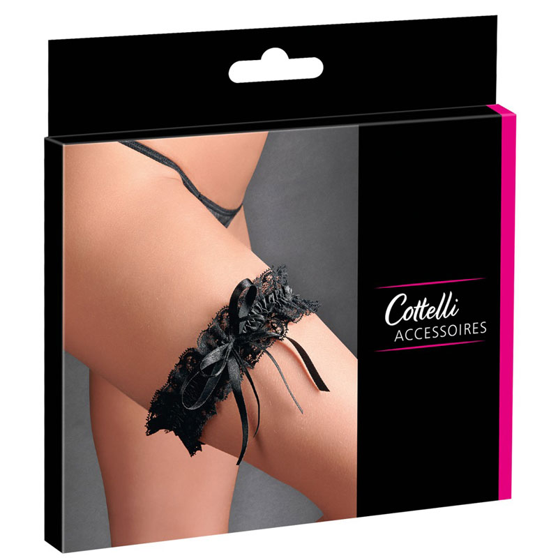 Schwarzes Strumpfband in seiner Verpackung